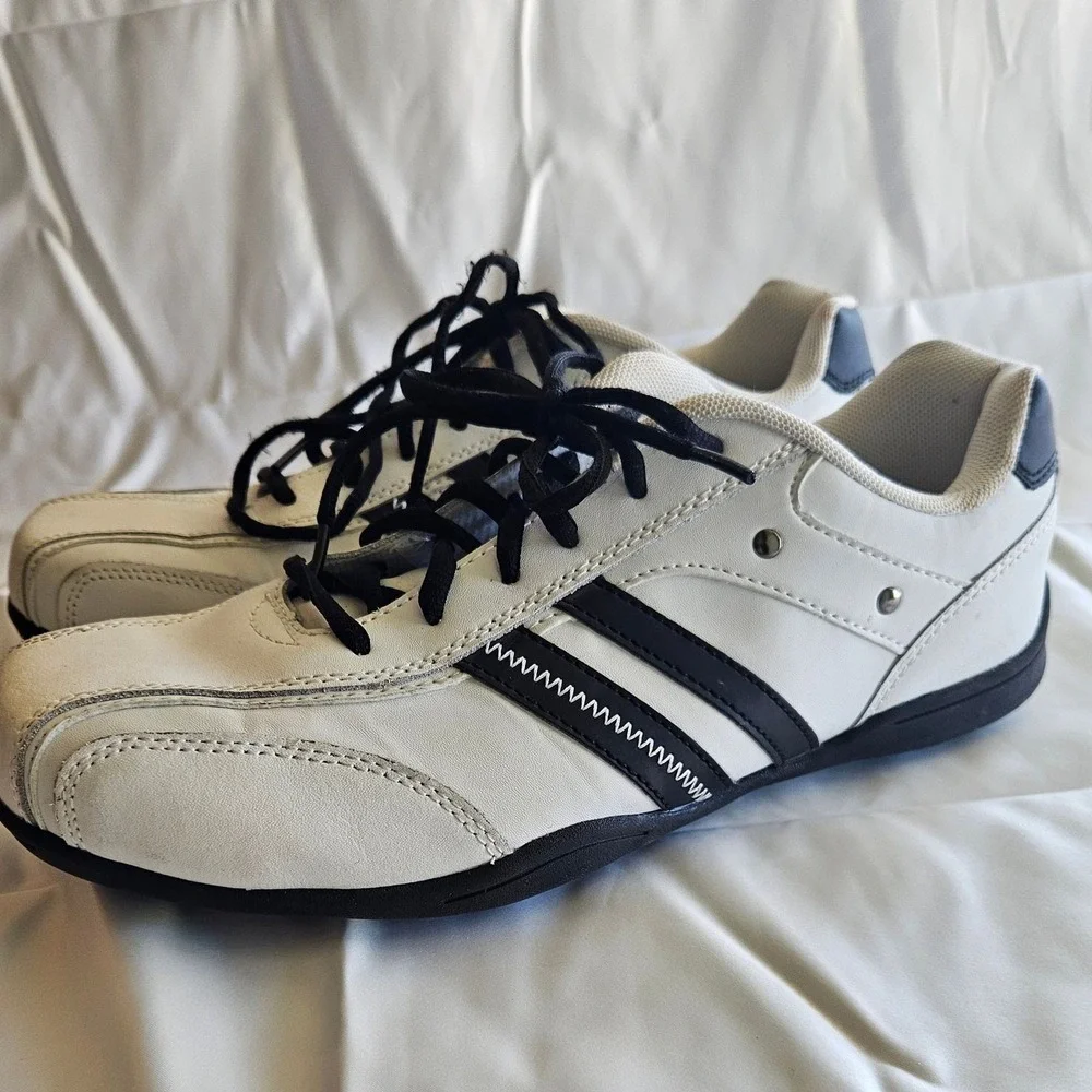 Perry Ellis AMERICA Franklin White Black Soft Spike Shoes Youth Size 2 FREE Ship